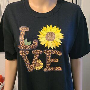 Custom tee "Love" print with sunflowers